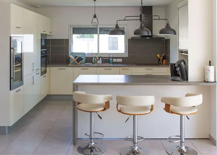 Avec Piscine Chauffée Trois * Saint-Sulpice-de-Royan