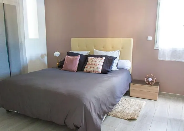 Avec Piscine Chauffée Trois Villa *