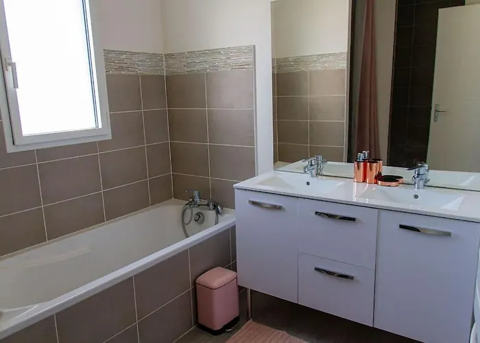 Avec Piscine Chauffée Trois Saint-Sulpice-de-Royan