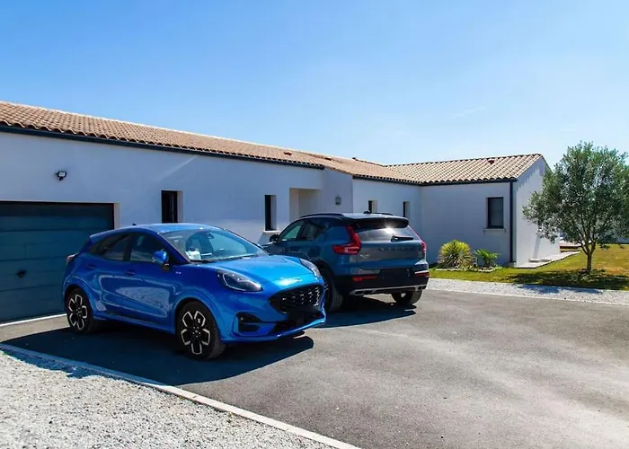 Avec Piscine Chauffée Trois *